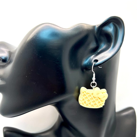 Hello Kitty Earrings - Waffle Earrings - Sanrio Earrings - Breakfast Earrings - Picture 8 of 10